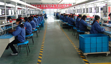 Präzisions-Massenproduktionsausrüstung wird in einem Unternehmen verwendet