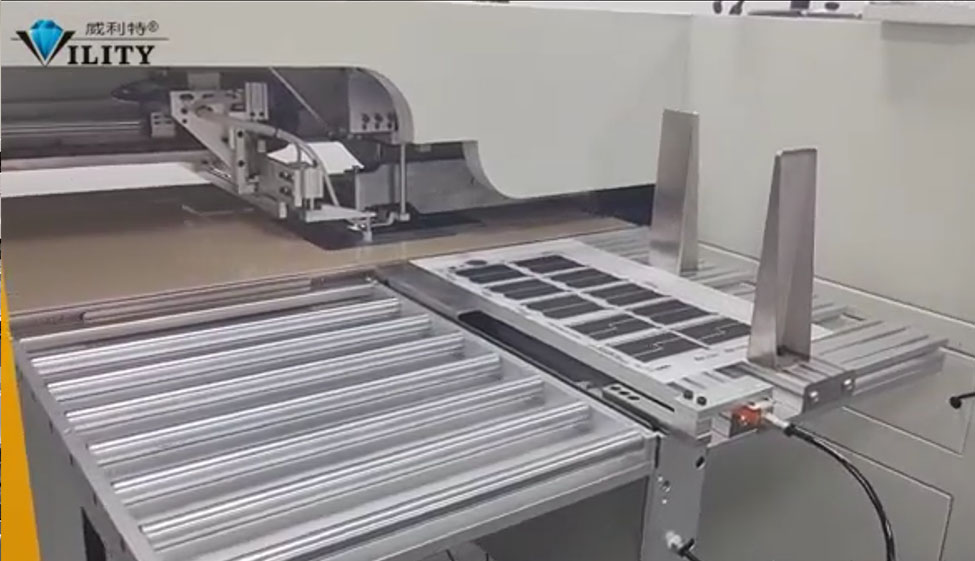 Fully automatic punching machine