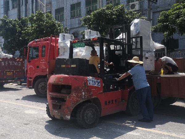 ¡Felicitaciones por la instalación de la impresora de telas Wiliyite de Shenzhen en el gran proyecto cotizado en Gongming!